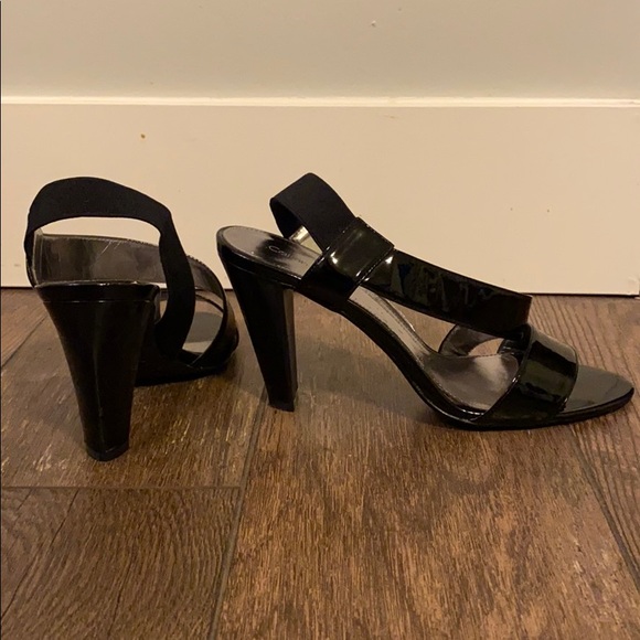 Calvin Klein black patent heels size 7 - Picture 4 of 8